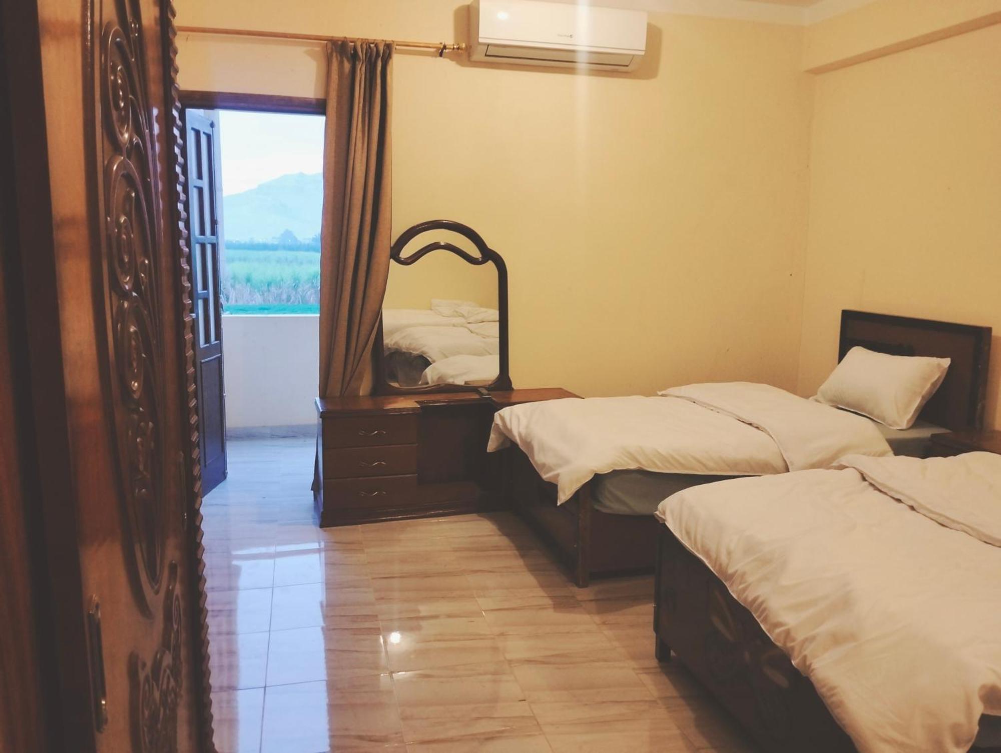 Quiet Gate Guest House Lel Agalta Kültér fotó