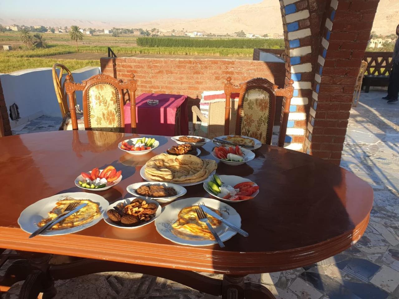 Quiet Gate Guest House Lel Agalta Kültér fotó
